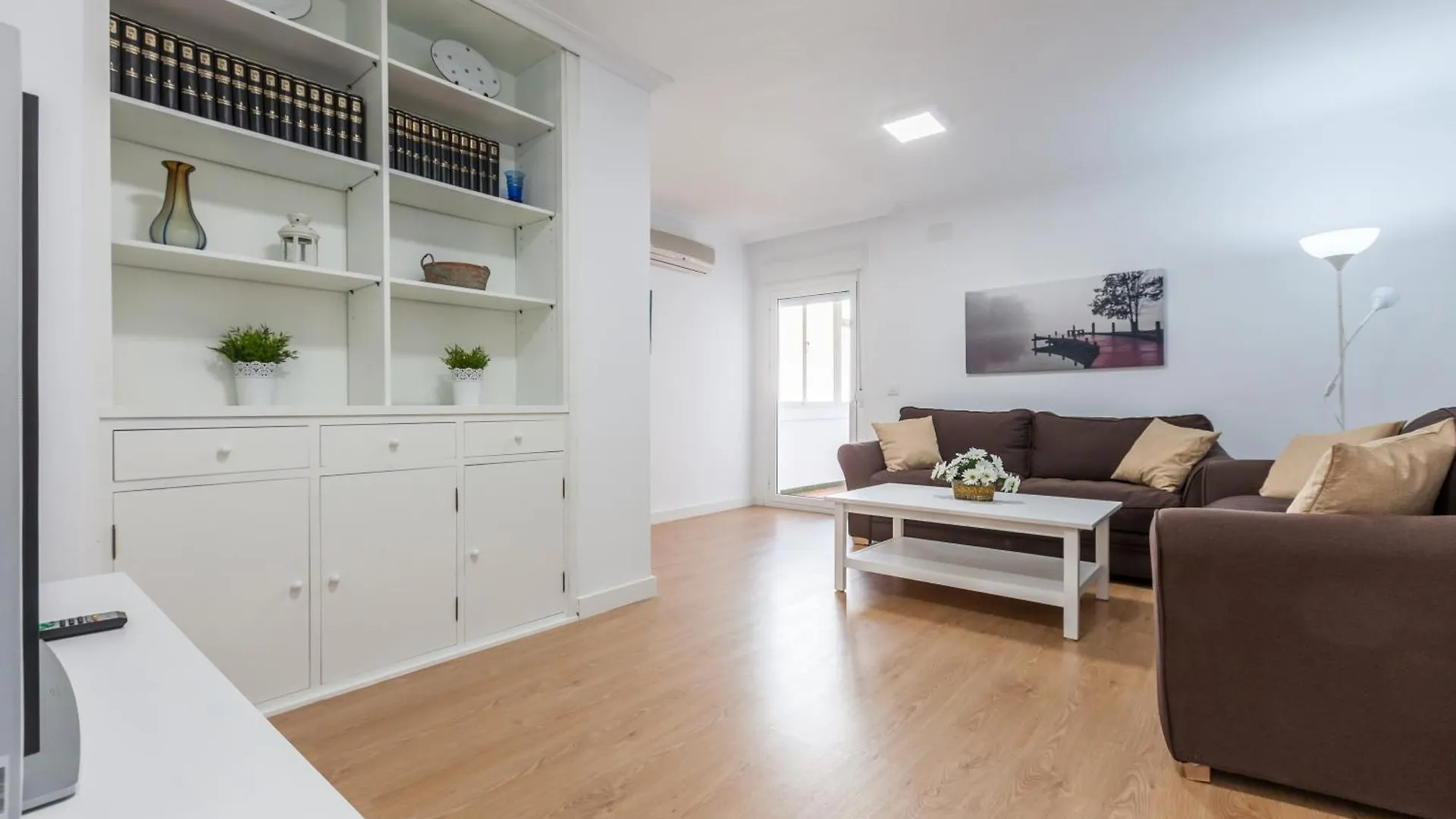 Amicorum Parking Seville Apartment